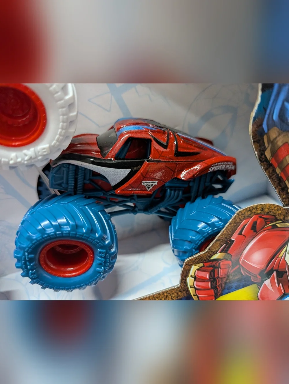 Monster Jam Marvel Heroes Target Exclusive Captain America Spiderman Iron Man